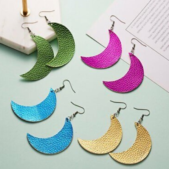 Moon🌙 Dangle Earrings - Yellow/Gold - Picture 2 of 2